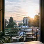 Urban Flat 2026 - At Square - Pet Friendly - 1000 Mbps Fiber Internet *